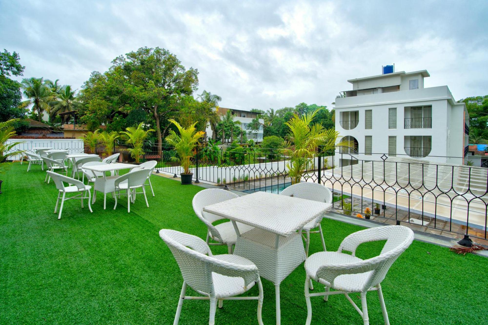Goa Courtyard By The Porto Arpora Hotel Baga Exterior photo