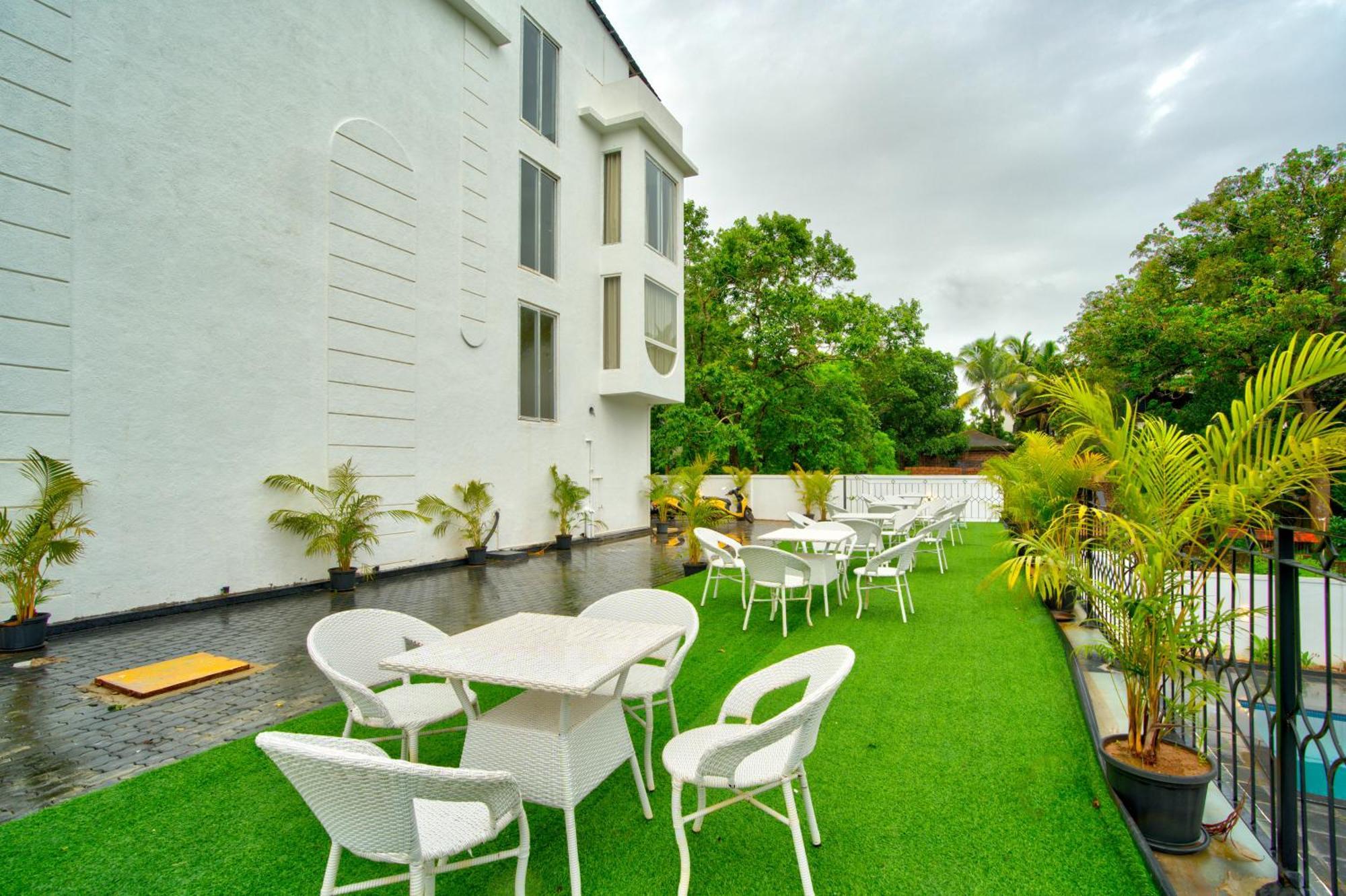 Goa Courtyard By The Porto Arpora Hotel Baga Exterior photo