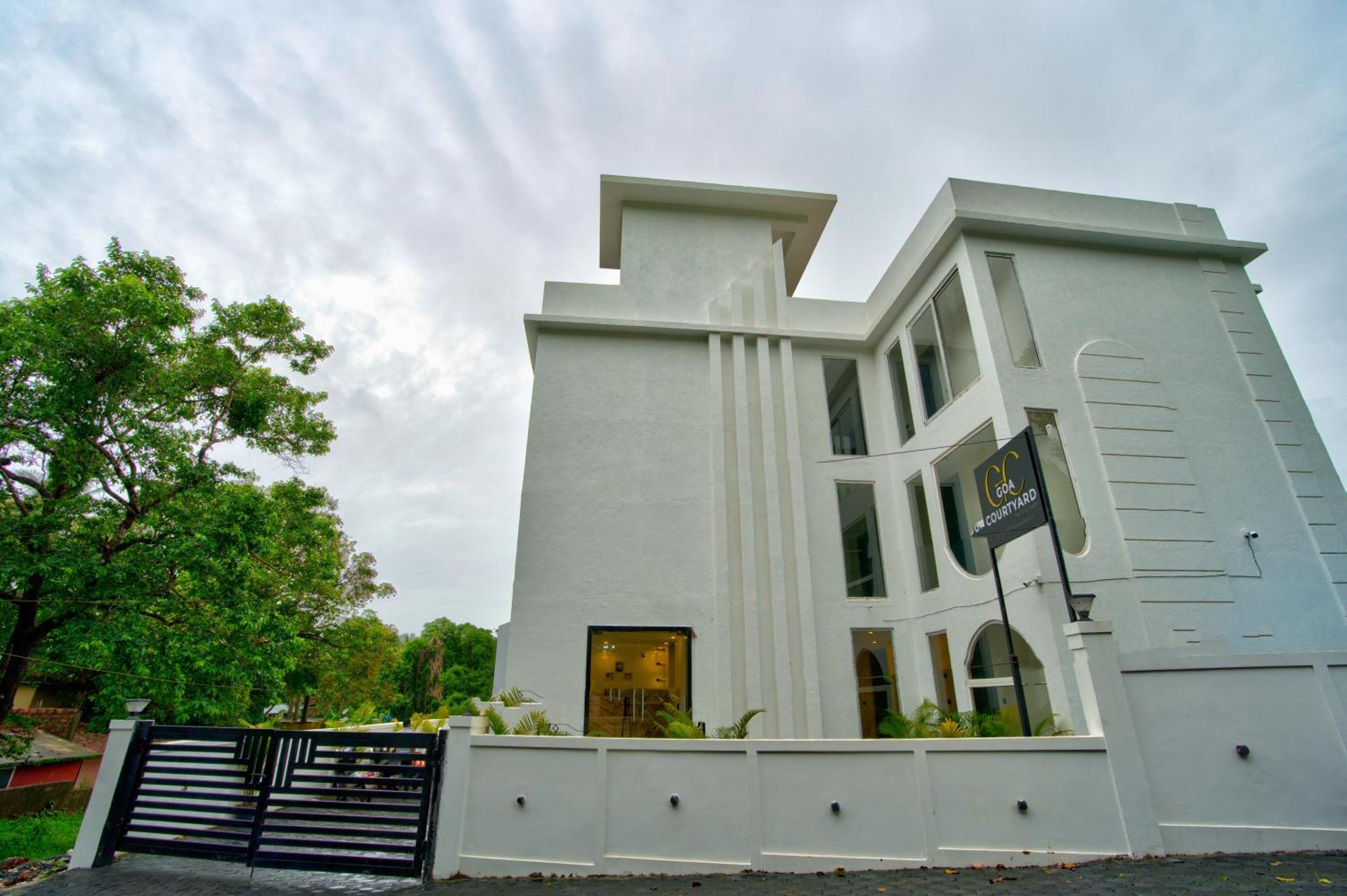 Goa Courtyard By The Porto Arpora Hotel Baga Exterior photo